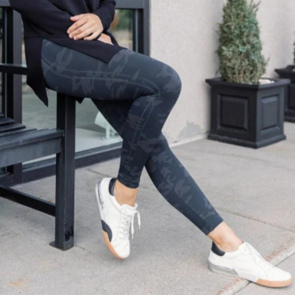 SPANKS Look At Me Now Black Camo Leggings Womens M - Picture 2 of 5